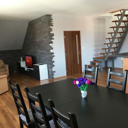 Spacious Apartment In Town Centre โนเว ซามคี ภายนอก รูปภาพ