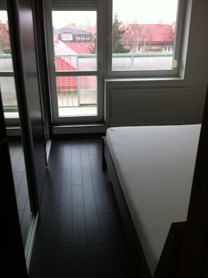 Spacious Apartment In Town Centre โนเว ซามคี ภายนอก รูปภาพ