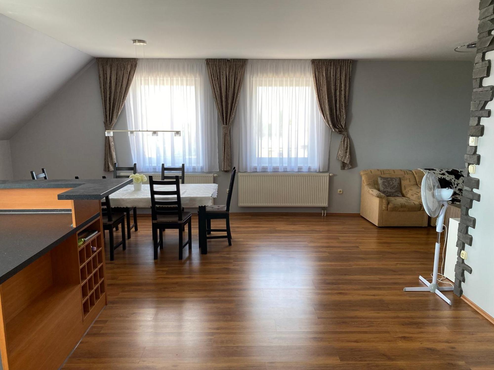 Spacious Apartment In Town Centre โนเว ซามคี ภายนอก รูปภาพ