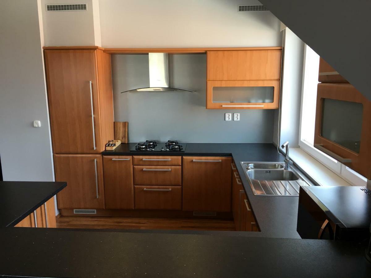 Spacious Apartment In Town Centre โนเว ซามคี ภายนอก รูปภาพ